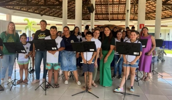 Escolas municipais de Caracol recebem materiais lúdicos da Cooperativa Sicredi