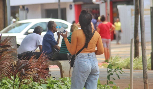 Calor extremo fez aumentar urgências nos postos e muita gente chega desidratada