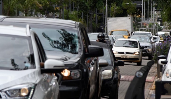 Atenção: licenciamento em atraso pode resultar em inclusão de proprietários de veículos na dívida ativa