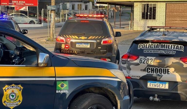 Quadrilha que mandava droga da fronteira para SC é alvo de operação