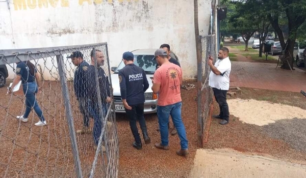 Morre comerciante alvejado a tiros por pistoleiros dentro de loja de carros