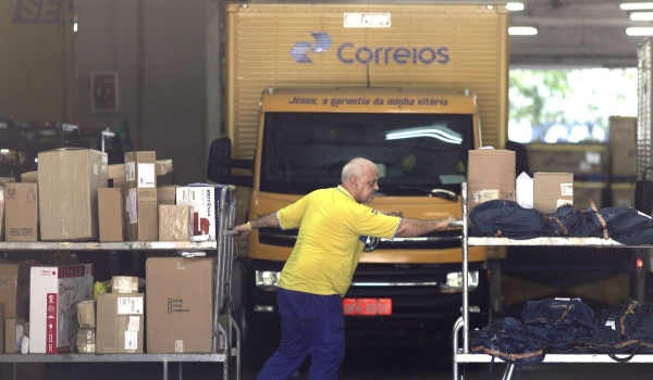 Presidente dos Correios diz que situação está resolvida e que não haverá greve durante Black Friday