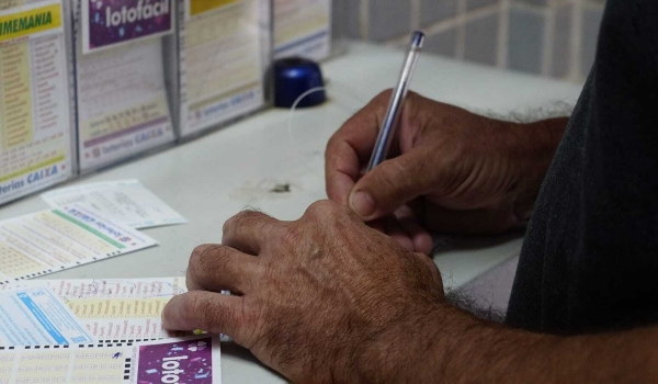 Aposta simples de MS acerta quina da Mega e fatura R$ 49,4 mil