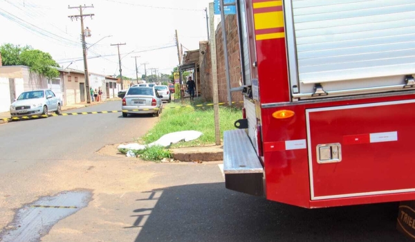 Comerciante que atropelou e matou idosa paga fiança de R$ 5 mil e é solta