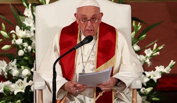 Papa Francisco diz ter inflamação pulmonar e transmite oração dominical de sua residência