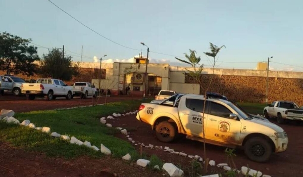 Polícia vasculha presídios para investigar assassinato de ex-diretor