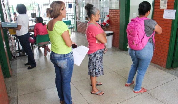 Eleição para diretores começa com pais votando por escolas mais seguras