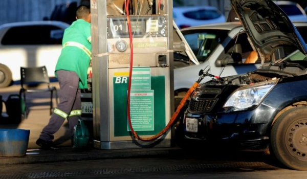 GNV apresenta maior variação de preços entre combustíveis em pesquisa do Procon