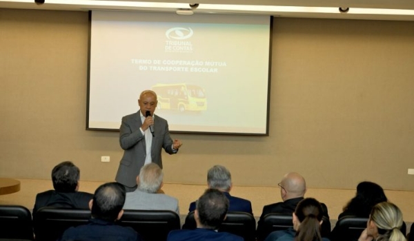 Agems firma compromisso com foco na qualidade do transporte escolar em MS