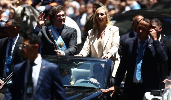 Javier Milei altera lei sobre nepotismo e nomeia irmã em cargo de confiança