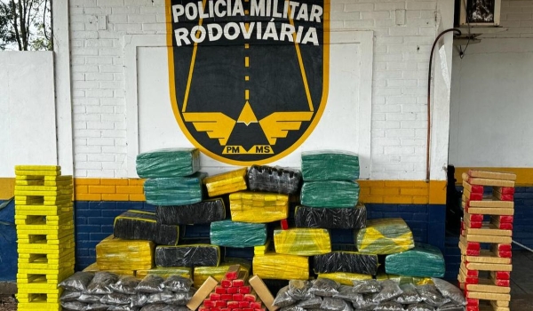 Motorista abandona HB20 com 673 quilos de maconha em rodovia de MS