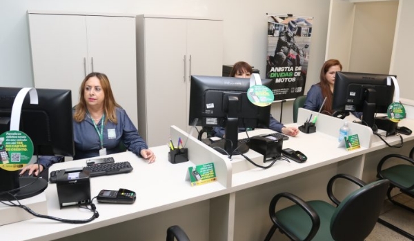 Detran-MS é pioneiro na oferta de parcelamento de débitos em 12 vezes no guichê de atendimento