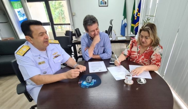 Governo de MS e Marinha do Brasil celebram cooperação para assistência à população ribeirinha