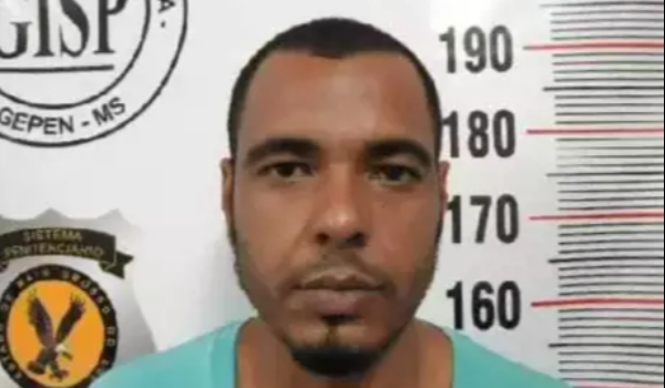 Com carro furtado, homem é morto pelo Choque