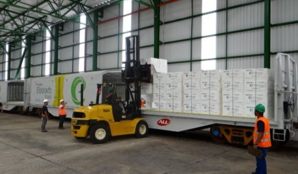 Lula assina projeto de lei que prevê incentivo de R$ 3,4 bi para indústria renovar maquinário