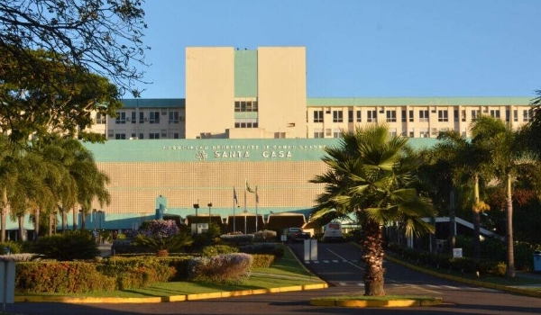 Jovem internado na Santa Casa diz ter sido espancado por mais de 10 pessoas