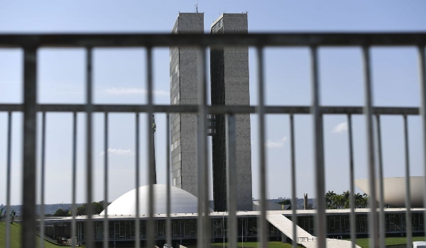 Câmeras, vidros blindados, grades: saiba o que mudou em Brasília após ataques de 8 de janeiro