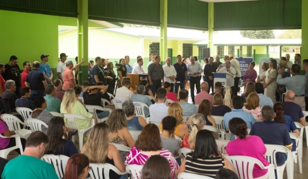 Escola, obras de saneamento e asfalto são entregues pelo Governo de MS em Amambai