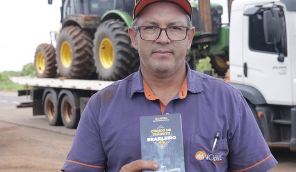 Rodovida: fiscalização educativa na MS-040 aborda mais de 20 motoristas e orienta sobre exame toxicológico