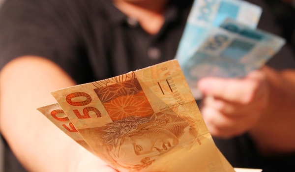 Pagamento do abono salarial de 2024 começa em fevereiro; confira calendário