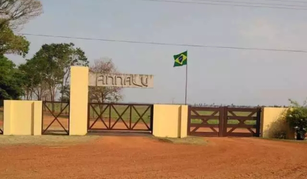 Gigantes do agro cobram R$ 184 milhões de donos de fazenda usada em novela