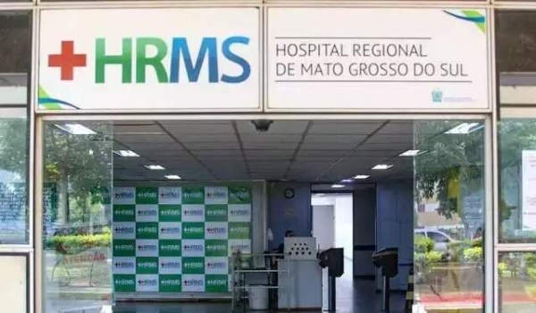 Criança morre afogada em piscina de salão de festa