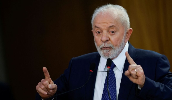 Lula diz que governo fará mudanças para isentar IR de quem ganha até 2 salários mínimos