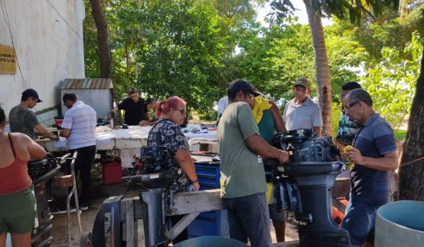 Subsecretaria da Juventude leva curso de manutenção de motor de popa para comunidades ribeirinhas