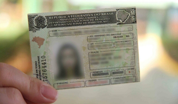 Detran notifica cerca de 1,5 mil condutores com CNH cassada e suspensa