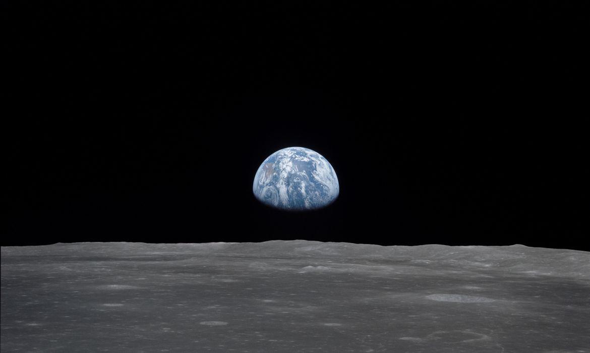 Planetários de todo o país terão exibição online nesta terça