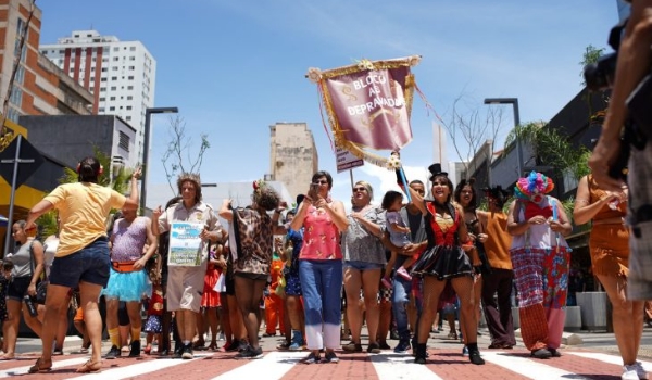 Agendão: fim de semana chega com primeiros blocos de Carnaval na rua, show do Vintage Culture, teatro e feirinhas