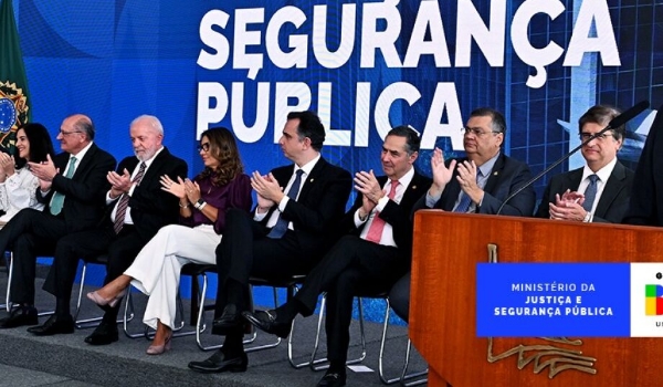 Posse de Lewandowski e reabertura do Judiciário expõem 'aliança' Executivo-STF