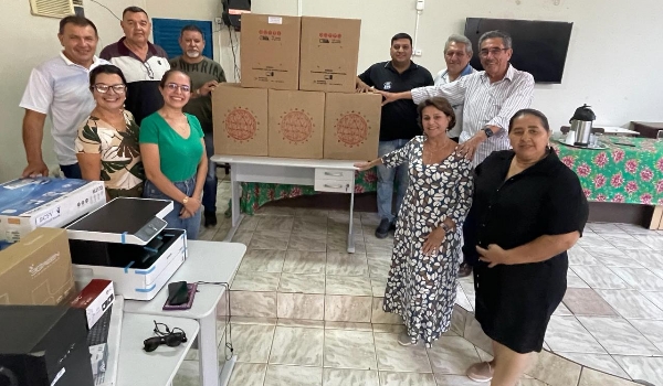 Prefeito Nelson Cintra realiza entrega de equipamentos e mobiliários para Secretaria de Assistência Social