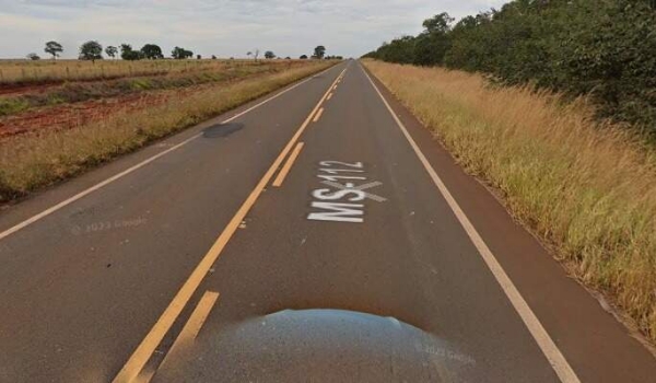 Sem habilitação, condutor de moto cai em rodovia e morre