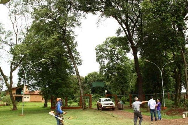 Dourados formaliza contratos para recuperação de praças e até implantação de trilha