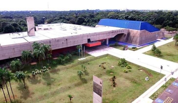 Sem motivo, motorista foge da polícia e é parado a bala