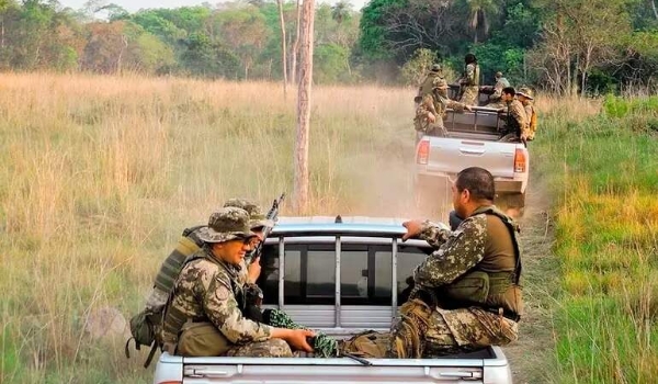 Polícia investiga ataque a bombas com pelo menos três vítimas em área rural