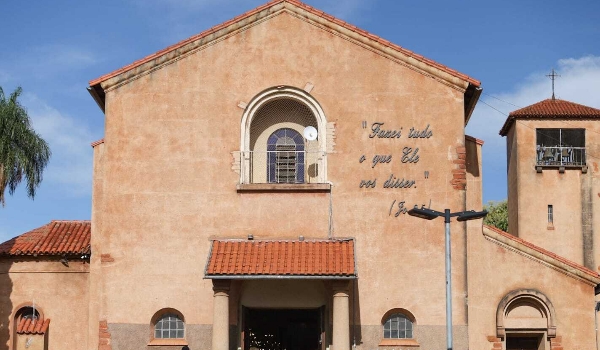 Quaresma tem cruz de cinza e aviso: “jejum mais importante é o que muda coração”