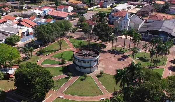 Idoso é encontrado morto com rosto ensanguentado e deitado em poça de vômito