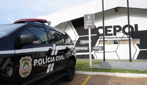 Sequestrado, motorista de aplicativo pula de carro em movimento para fugir