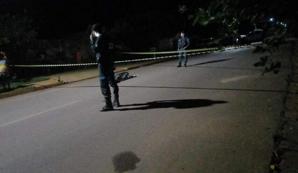 Rapaz com diversas passagens na polícia é perseguido por dupla e morto a tiros