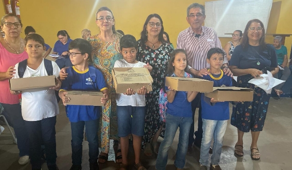 Volta as aulas: prefeito Nelson Cintra e secretária de Educação, Rita de Cássia, visitam escolas