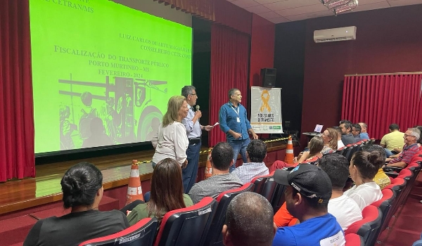 Prefeitura de Porto Murtinho realiza palestra para condutores de veículos oficiais 