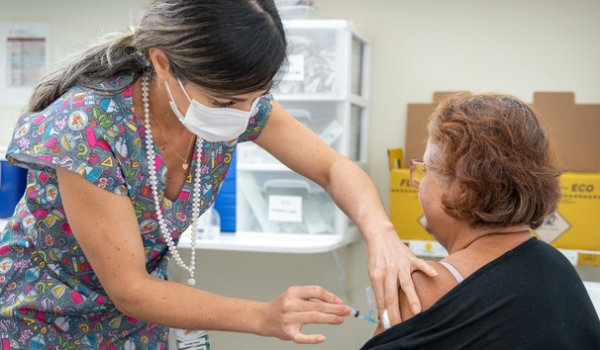 Covid-19: veja quem deve se vacinar em 2024