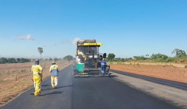 Sul-Fronteira: obra na MS-165 entre Coronel Sapucaia e Paranhos já tem 24 km de pavimento