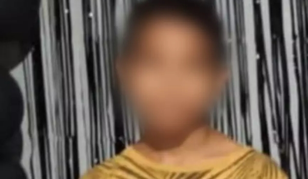 Mãe descobriu morte quando polícia chegou com bicicleta de filho de 10 anos