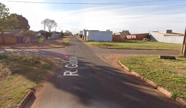 Sem capacete, motociclista morre após colisão com carro em cruzamento