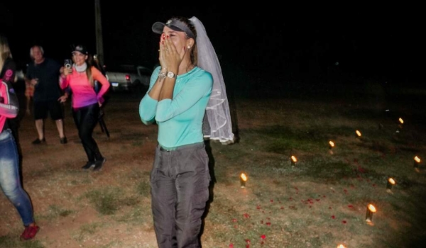 Após 10 horas de pescaria, Carmen ganhou casamento surpresa no rio