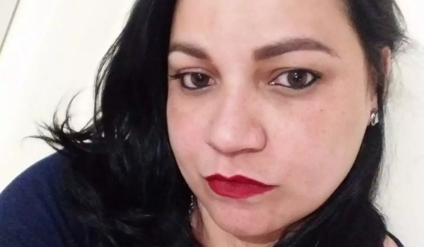 Alvo foi morto com 15 tiros e mulher atingida de propósito na Capital