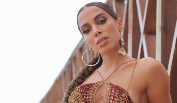 Anitta cobra Lula sobre casal brasileiro preso na Turquia após malas trocadas